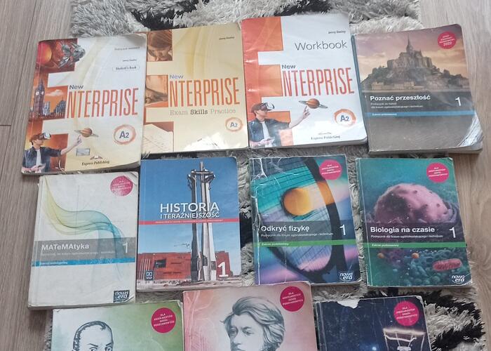 Grajewo ogłoszenia: Sprzedam książki zapraszam cena 20-40.